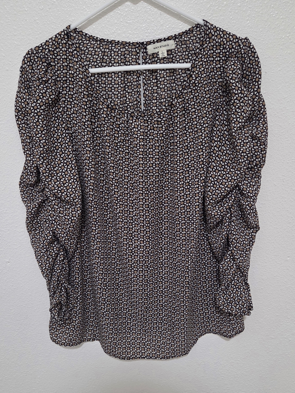 Max Studio Brown and Cream Ruched Sleeve Scoop Neck Blouse